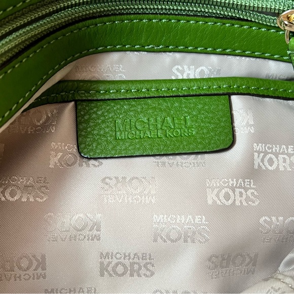 Michael Kors pebbled leather green tote bag EXCELLENT condition - Picture 13 of 16